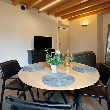 New Nido Di Luce In The Center, 2 Bedrooms *