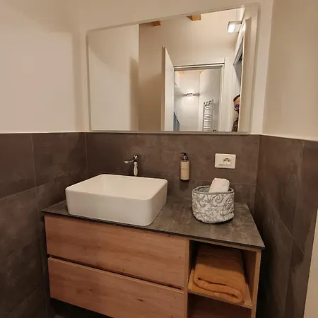 New Nido Di Luce In The Center, 2 Bedrooms アパート *
