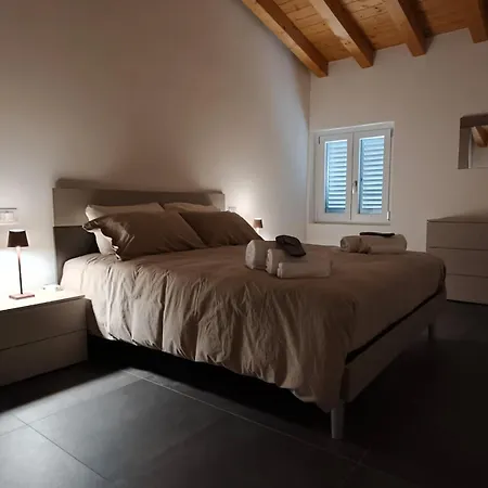 New Nido Di Luce In The Center, 2 Bedrooms アパート ベルガモ