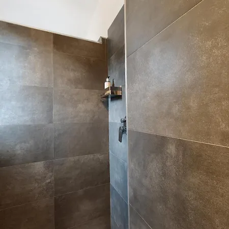 アパート New Nido Di Luce In The Center, 2 Bedrooms ベルガモ