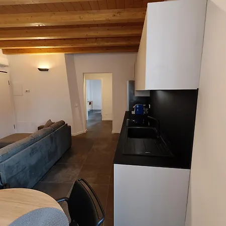 New Nido Di Luce In The Center, 2 Bedrooms * Bergamo
